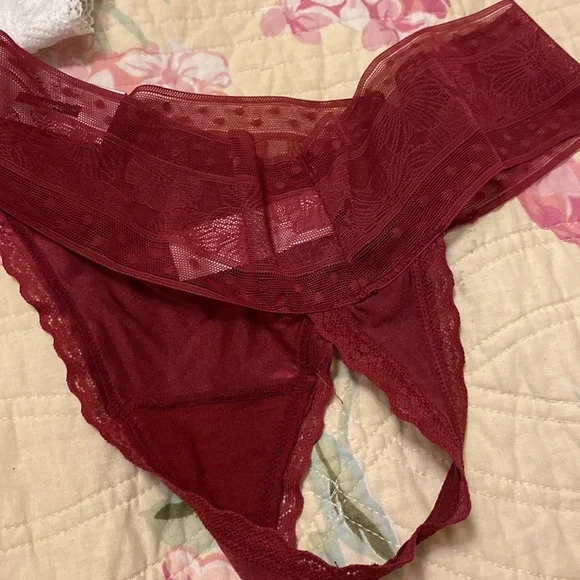 Set of 3 New NoBo Lace Thongs Size M - Picture 3 of 5